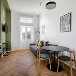 Appartement Przytulne I Komfortowe Studia Very Berry W Poznaniu By Renters