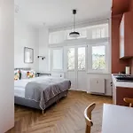 Przytulne I Komfortowe Studia Very Berry W Poznaniu By Renters Appartement