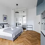 Przytulne I Komfortowe Studia Very Berry W Poznaniu By Renters Poznań