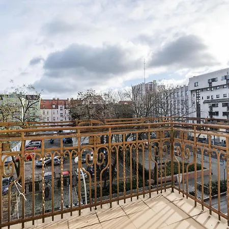Przytulne I Komfortowe Studia Very Berry W Poznaniu By Renters Appartement Poznań