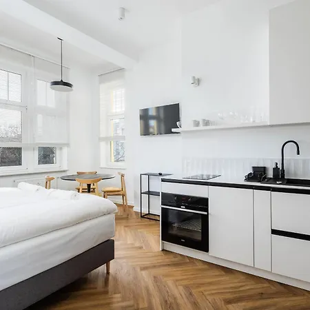 Przytulne I Komfortowe Studia Very Berry W Poznaniu By Renters Lägenhet *