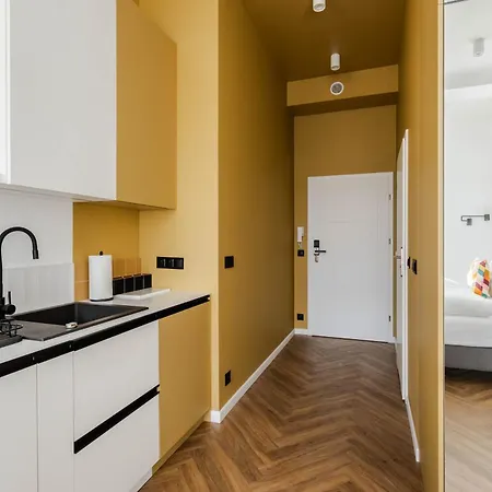 Przytulne I Komfortowe Studia Very Berry W Poznaniu By Renters Lägenhet *