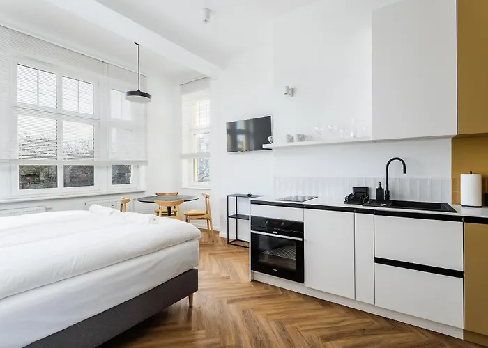 Przytulne I Komfortowe Studia Very Berry W Poznaniu By Renters Appartement *