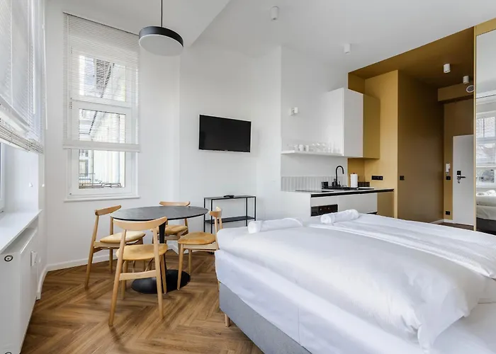 Przytulne I Komfortowe Studia Very Berry W Poznaniu By Renters Appartement Poznań