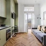 Przytulne I Komfortowe Studia Very Berry W Poznaniu By Renters Апартаменты Познань