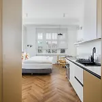 Przytulne I Komfortowe Studia Very Berry W Poznaniu By Renters Apartment Poznan