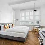 Przytulne I Komfortowe Studia Very Berry W Poznaniu By Renters Апартаменты Познань