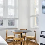 Przytulne I Komfortowe Studia Very Berry W Poznaniu By Renters Апартаменты *