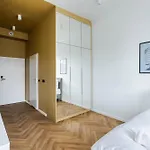 Przytulne I Komfortowe Studia Very Berry W Poznaniu By Renters Познань