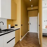 Przytulne I Komfortowe Studia Very Berry W Poznaniu By Renters Apartment *