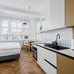 Przytulne I Komfortowe Studia Very Berry W Poznaniu By Renters * Познань