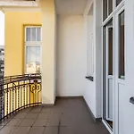 Apartment Przytulne I Komfortowe Studia Very Berry W Poznaniu By Renters *