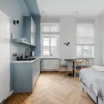 Przytulne I Komfortowe Studia Very Berry W Poznaniu By Renters Apartment *