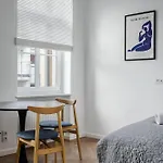 Przytulne I Komfortowe Studia Very Berry W Poznaniu By Renters Познань