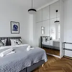 Przytulne I Komfortowe Studia Very Berry W Poznaniu By Renters * Познань