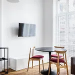 Przytulne I Komfortowe Studia Very Berry W Poznaniu By Renters *