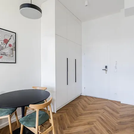 Przytulne I Komfortowe Studia Very Berry W Poznaniu By Renters *