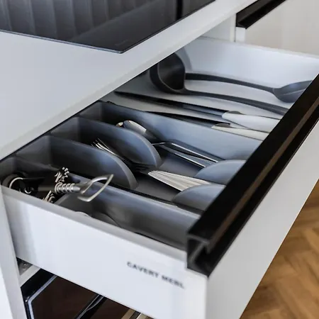 Apartment Przytulne I Komfortowe Studia Very Berry W Poznaniu By Renters *