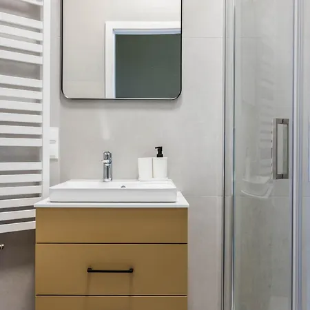 Przytulne I Komfortowe Studia Very Berry W Poznaniu By Renters * Poznań