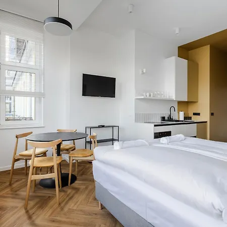 Przytulne I Komfortowe Studia Very Berry W Poznaniu By Renters Апартаменты Познань