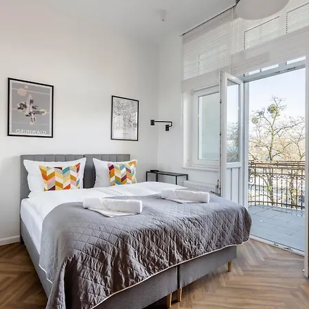 Przytulne I Komfortowe Studia Very Berry W Poznaniu By Renters * Познань