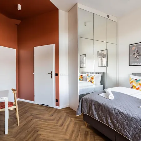 Przytulne I Komfortowe Studia Very Berry W Poznaniu By Renters Apartamento