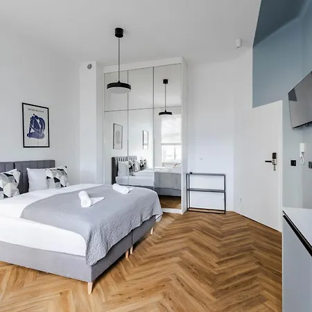 Przytulne I Komfortowe Studia Very Berry W Poznaniu By Renters Poznań