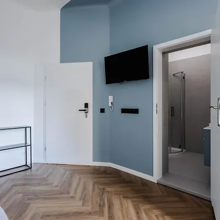 Apartment Przytulne I Komfortowe Studia Very Berry W Poznaniu By Renters *