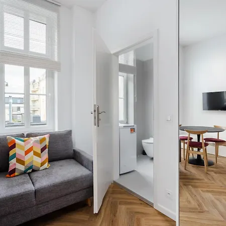 Przytulne I Komfortowe Studia Very Berry W Poznaniu By Renters * Poznan