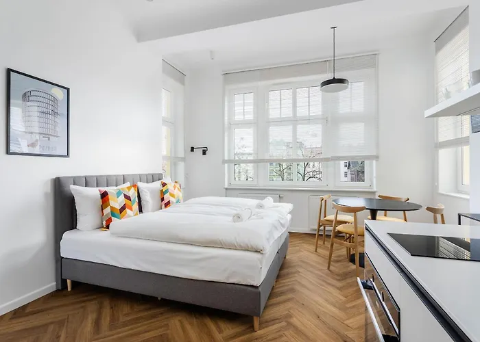 Przytulne I Komfortowe Studia Very Berry W Poznaniu By Renters Apartment Poznan