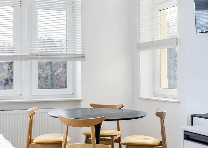 Przytulne I Komfortowe Studia Very Berry W Poznaniu By Renters Apartment *