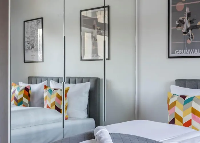 Przytulne I Komfortowe Studia Very Berry W Poznaniu By Renters * Πόζναν