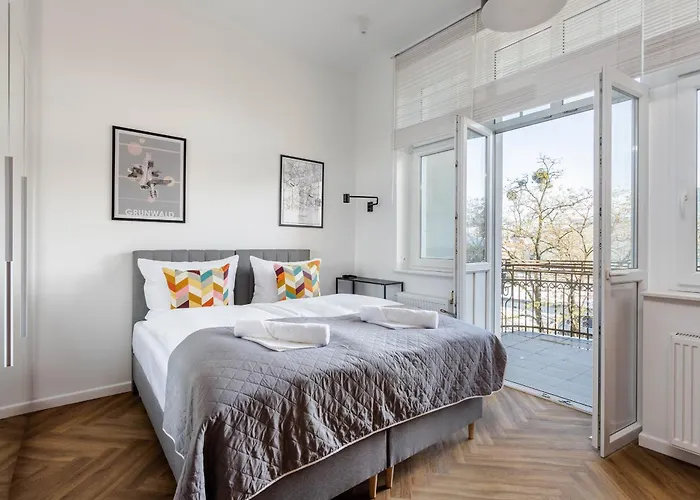 Przytulne I Komfortowe Studia Very Berry W Poznaniu By Renters * Πόζναν