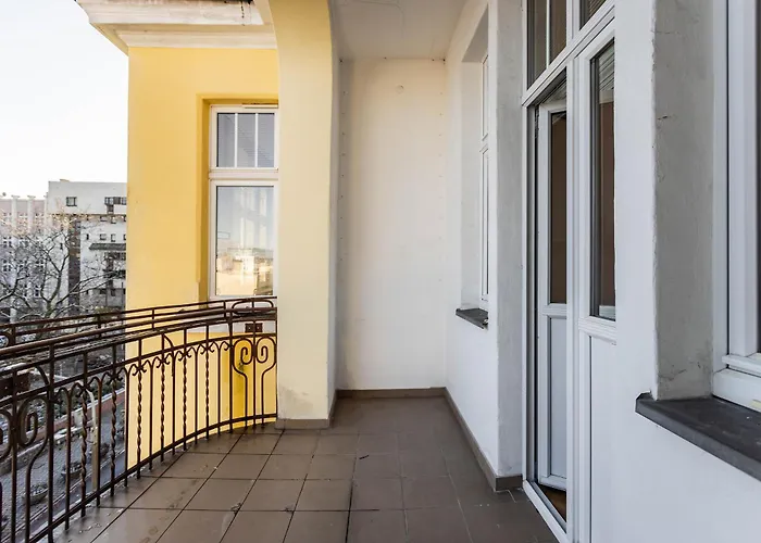 Apartment Przytulne I Komfortowe Studia Very Berry W Poznaniu By Renters *