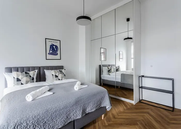 Przytulne I Komfortowe Studia Very Berry W Poznaniu By Renters * Πόζναν